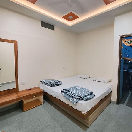 Shree Trilokeshwar Guesthouse Ujjain Exterior photo
