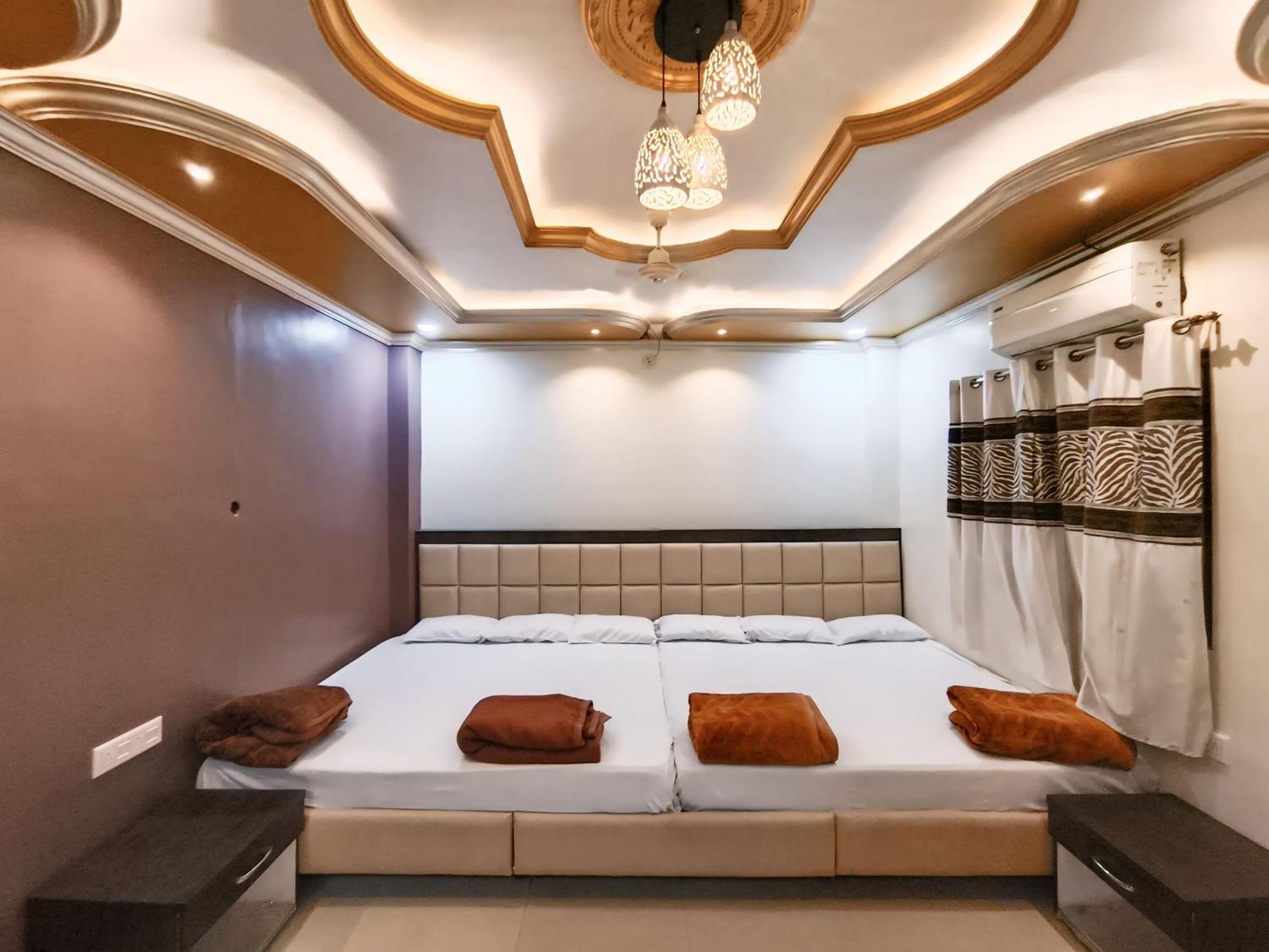 Shree Trilokeshwar Guesthouse Ujjain Exterior photo
